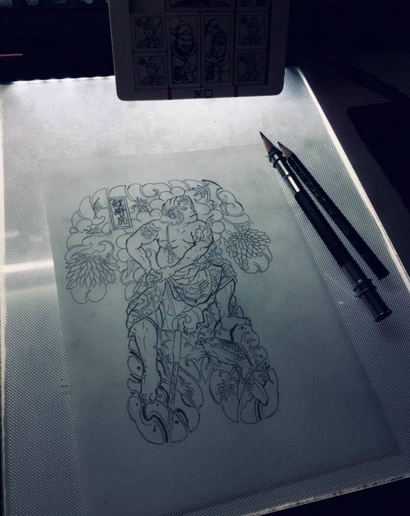 四四就四四纹身图片_背部纹身图案