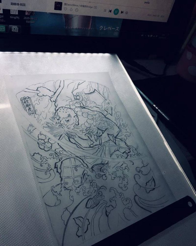 每天研究纹身图片_背部纹身图案