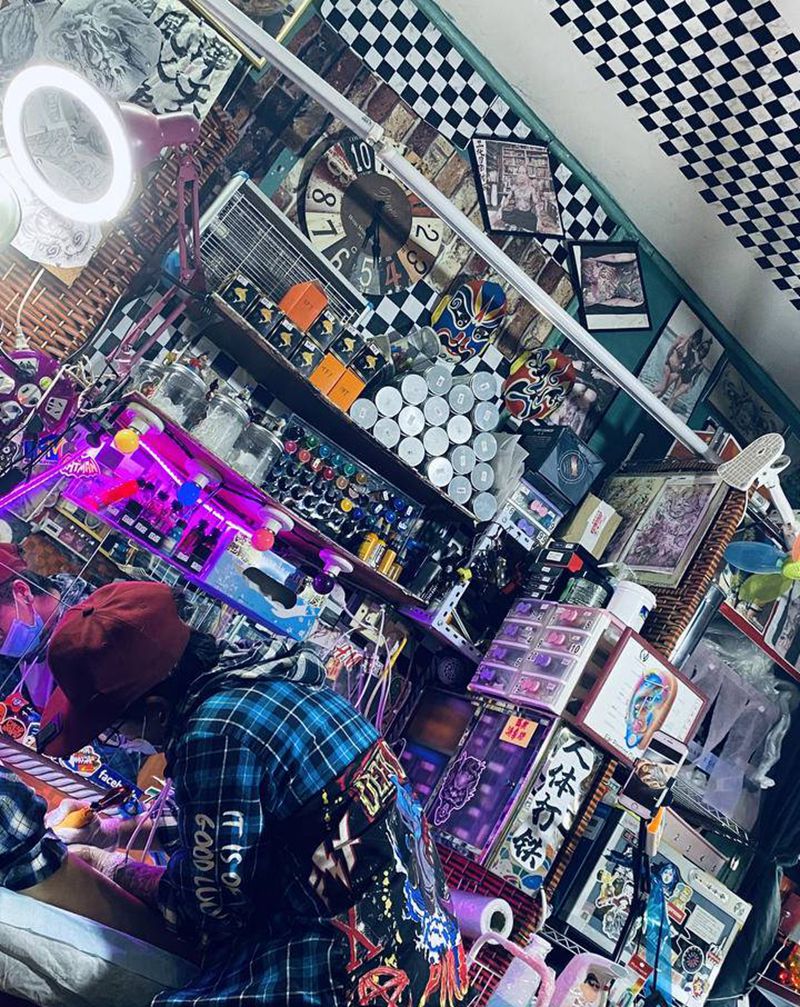 加班纹身图片_腿部纹身图案