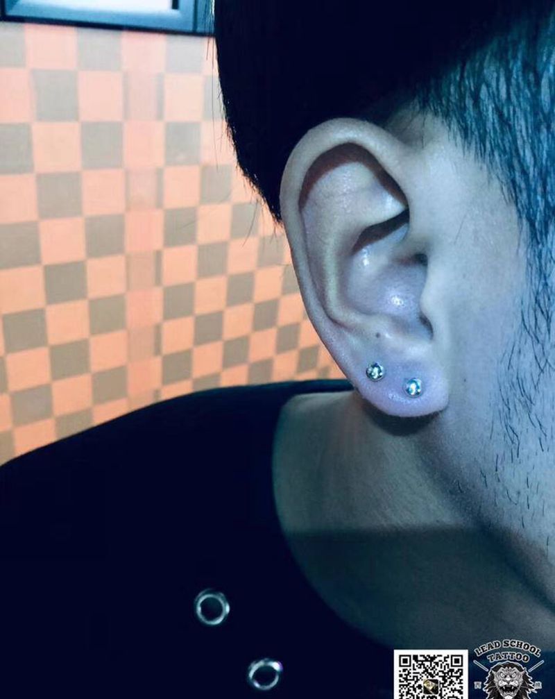 加尔找我打耳钉纹身图片_手臂纹身图案