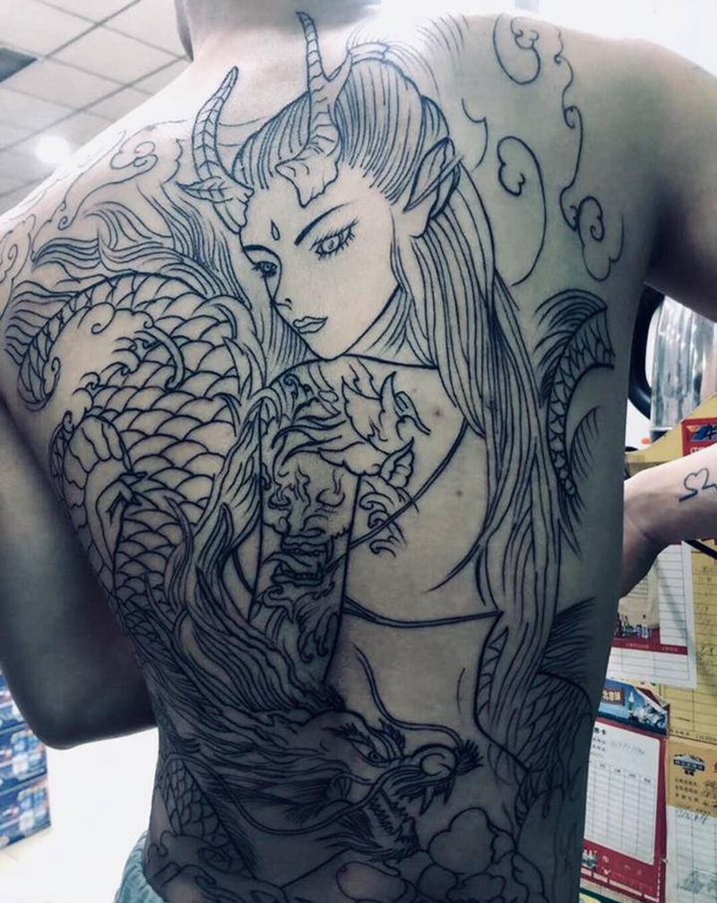 买家秀龙姬纹身图片_背部纹身图案