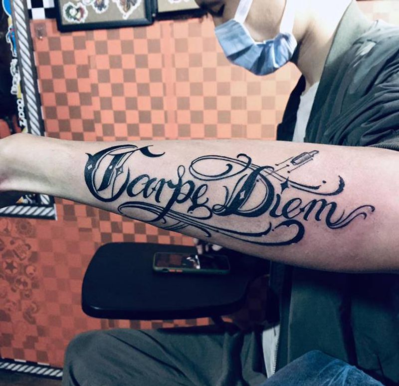 奇卡诺及时行乐纹身图片_手臂纹身图案