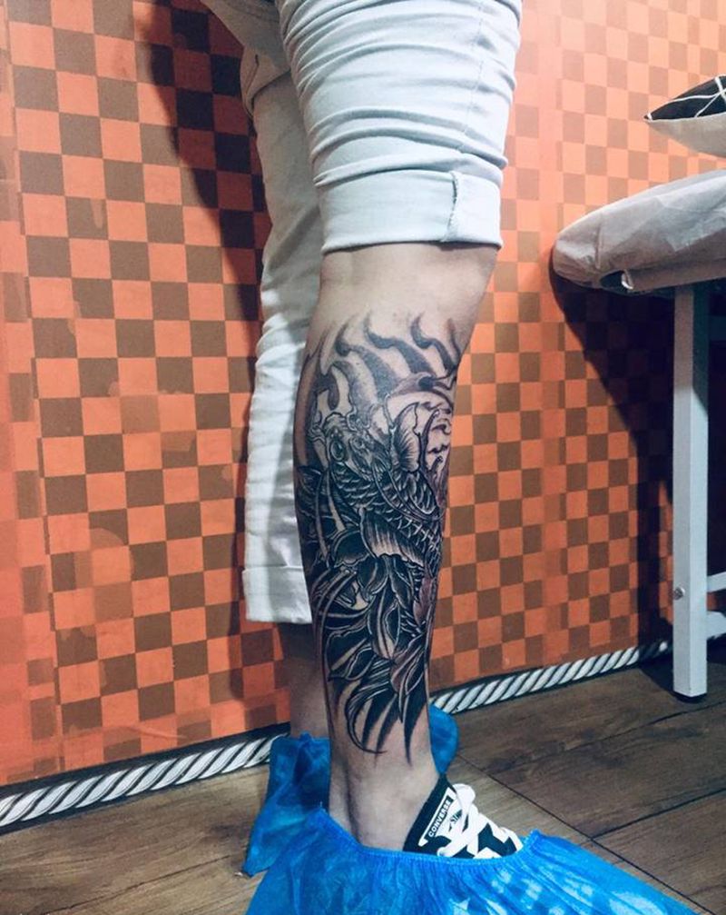 鲤鱼纹身图片_腿部纹身图案