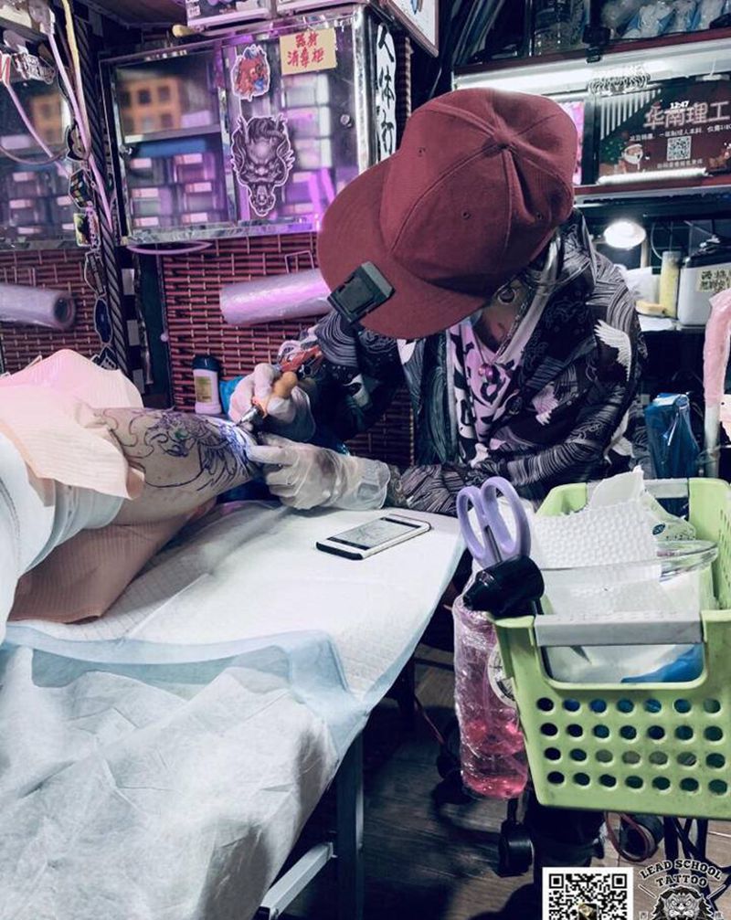 日常加班纹身图片_腿部纹身图案