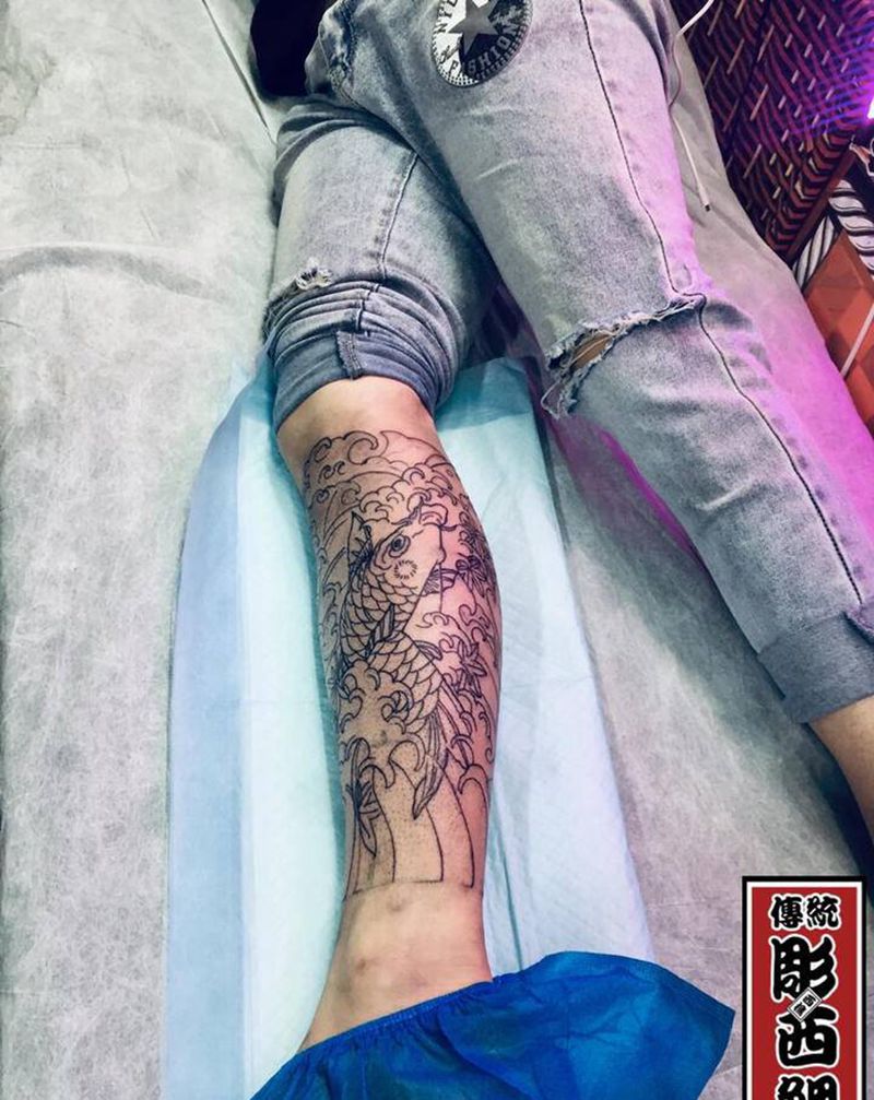 广西小伙包小腿线条纹身图片_腿部纹身图案