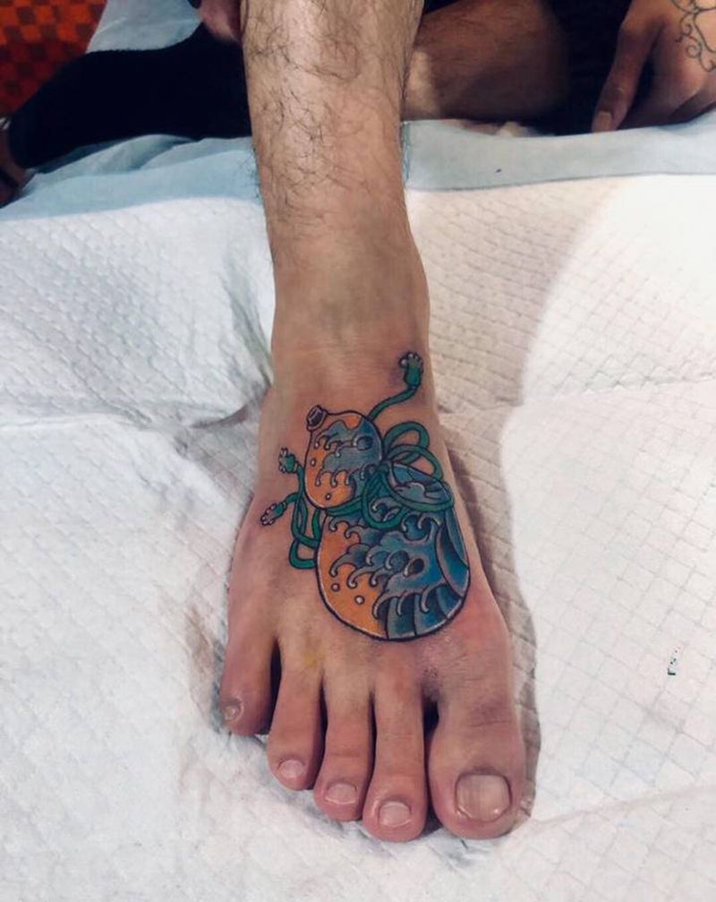 葫芦纹身图片_脚部纹身图案