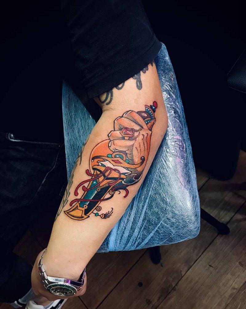 匕首纹身图片_手臂纹身图案