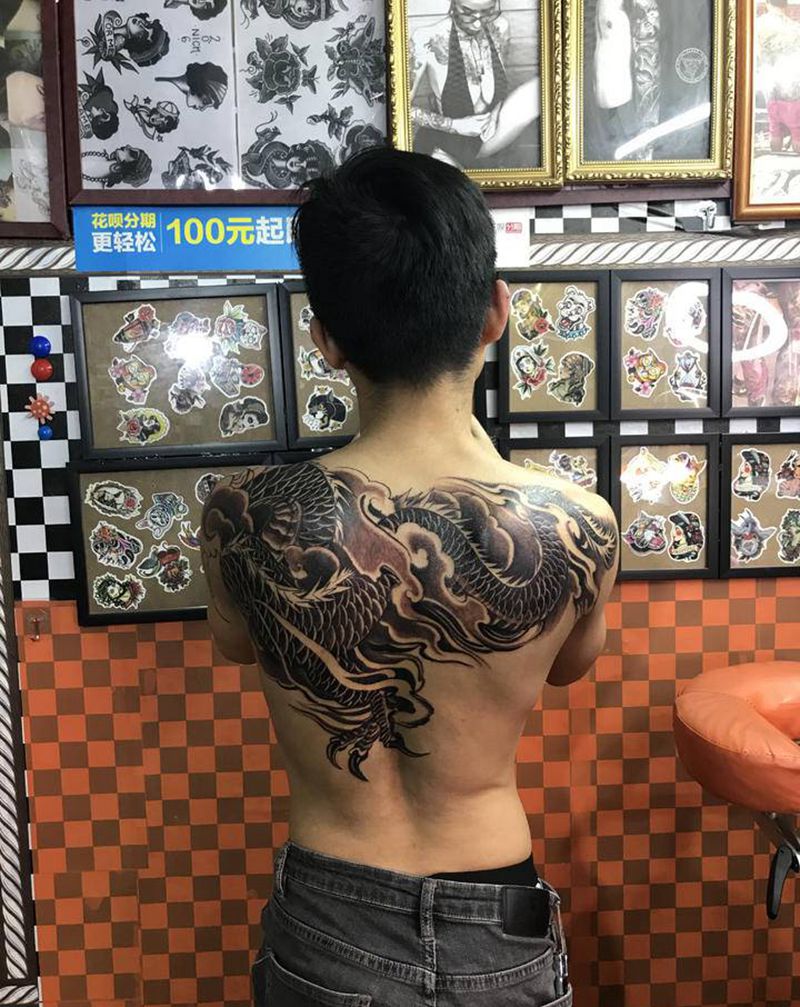 原相机没有P纹身图片_胸部背部纹身图案