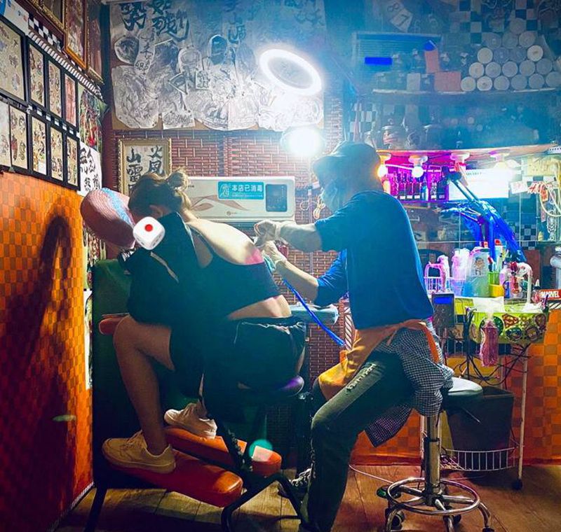 日常工作纹身图片_背部纹身图案