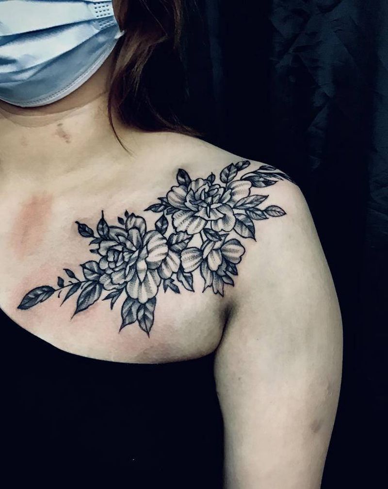 美女素花纹身图片_肩部纹身图案