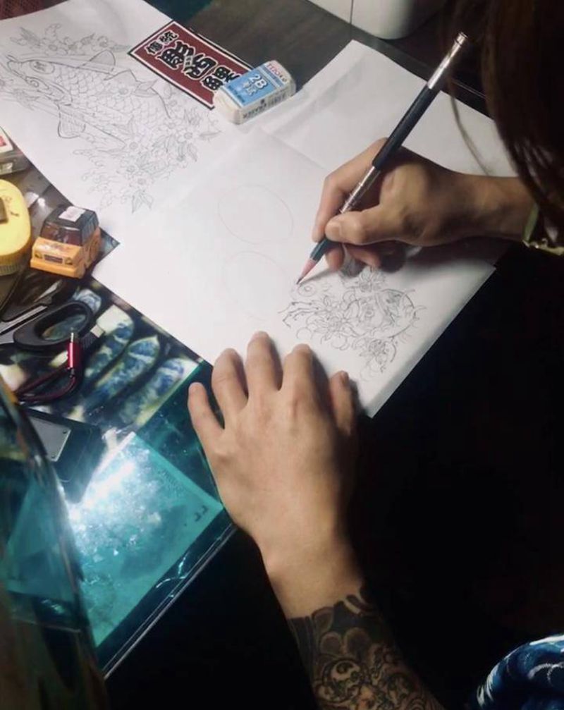 夜画纹身图片_手臂纹身图案