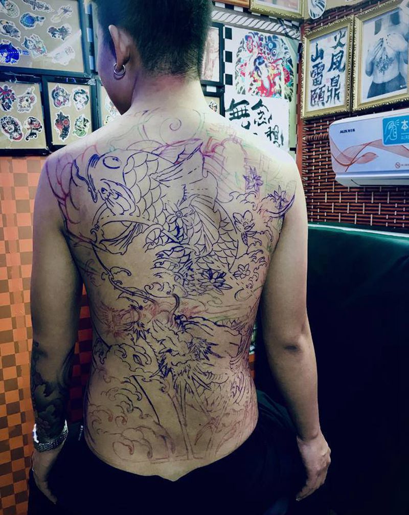 打版过程纹身图片_背部纹身图案