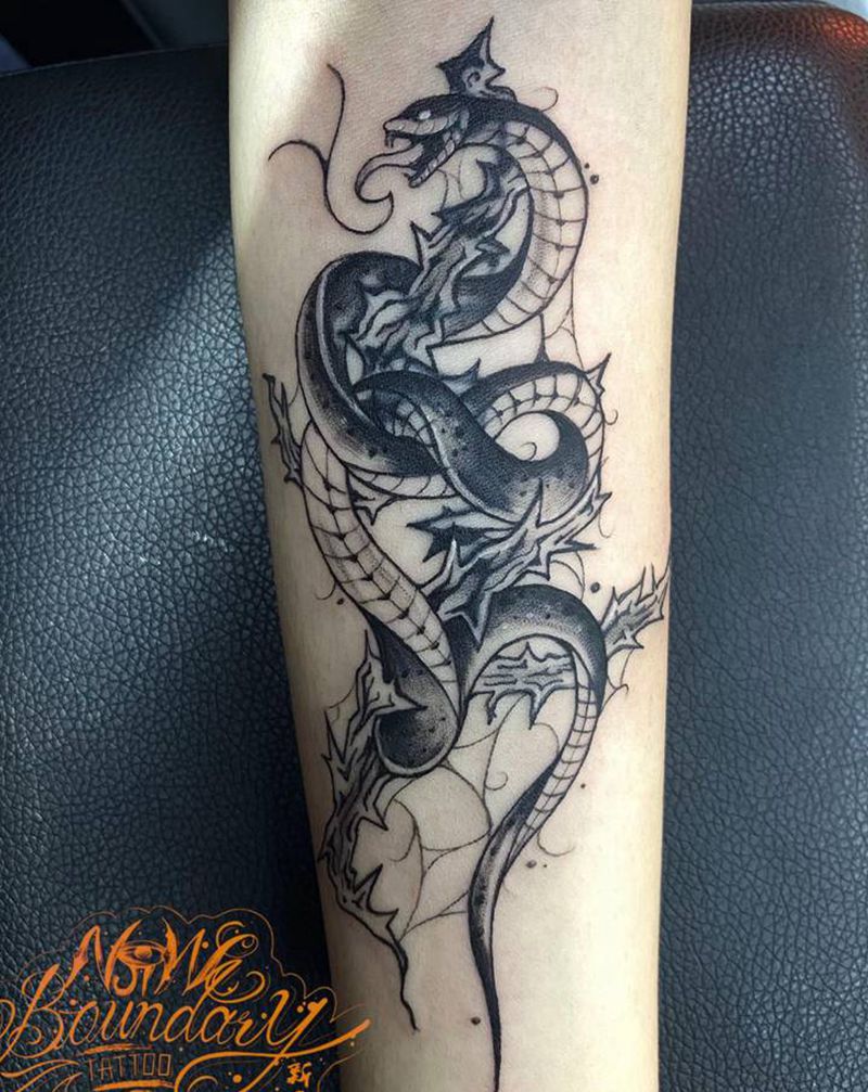 暗黑蛇纹身图片_手部New School纹身图案