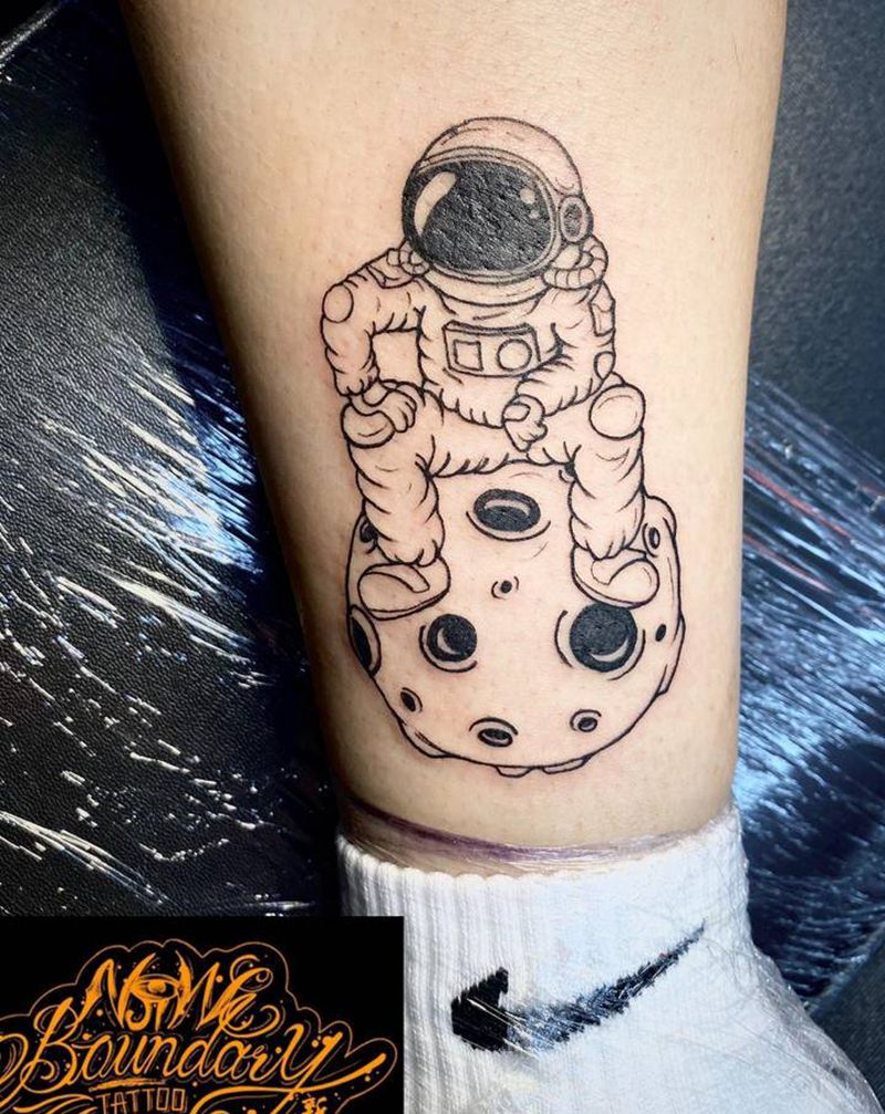 宇航员特价纹身图片_腿部New School纹身图案
