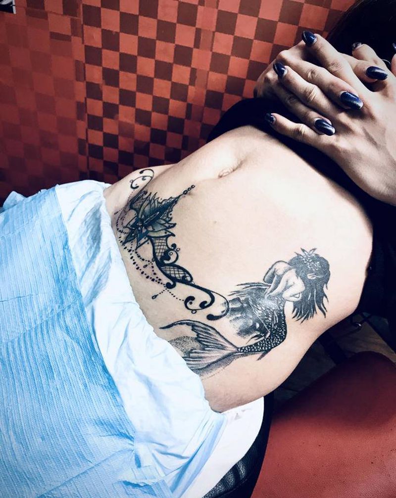 剖腹产疤痕遮盖纹身图片_腹部纹身图案