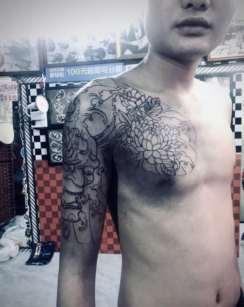 遮盖 线条明天继续打雾纹身图片_手臂胸部纹身图案