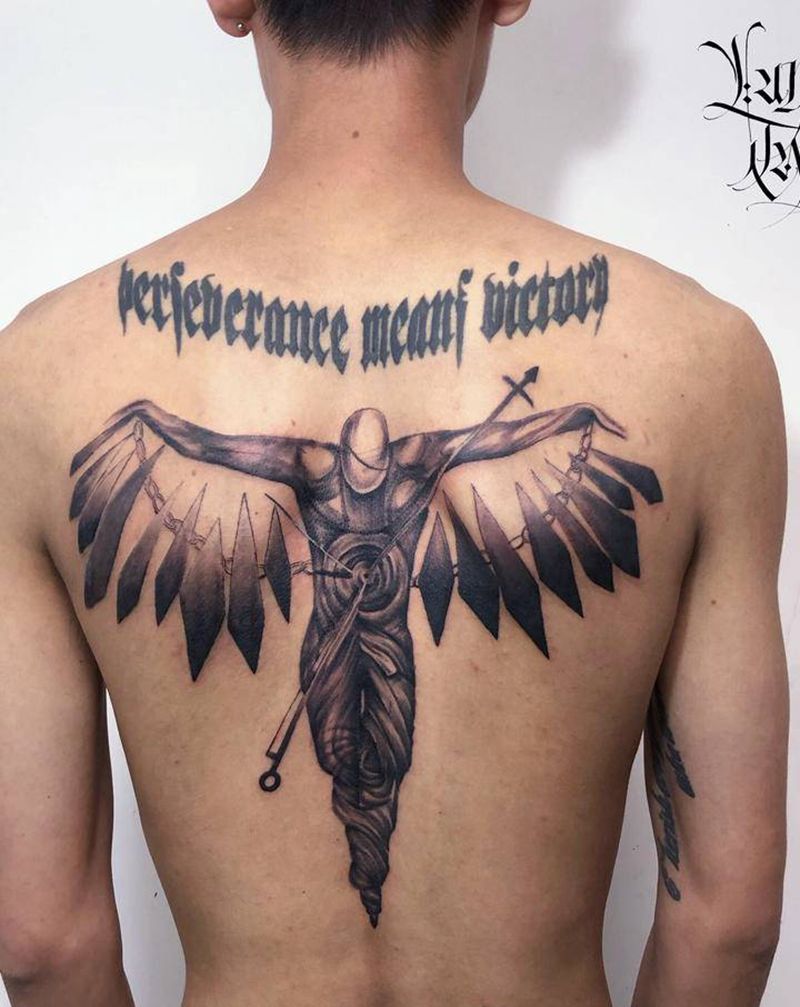 展翅纹身图片_背部欧美写实天使翅膀纹身图案