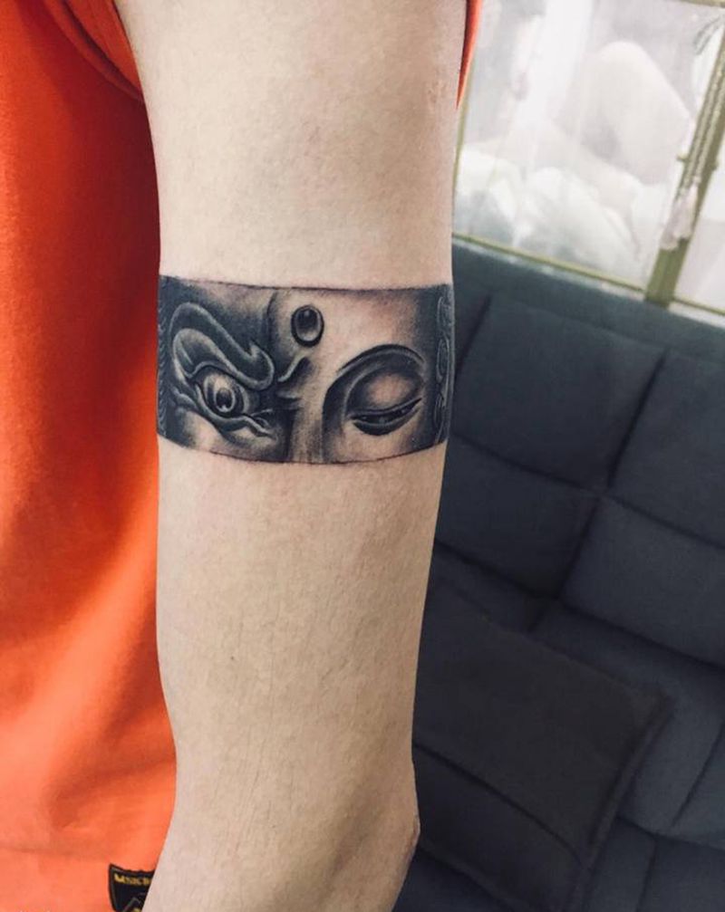 臂环纹身图片_手部纹身图案