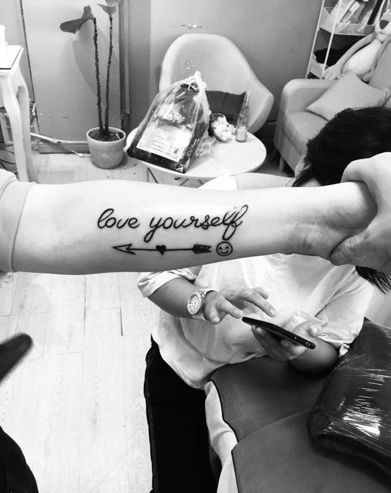 今日份小图纹身图片_手部脚部纹身图案