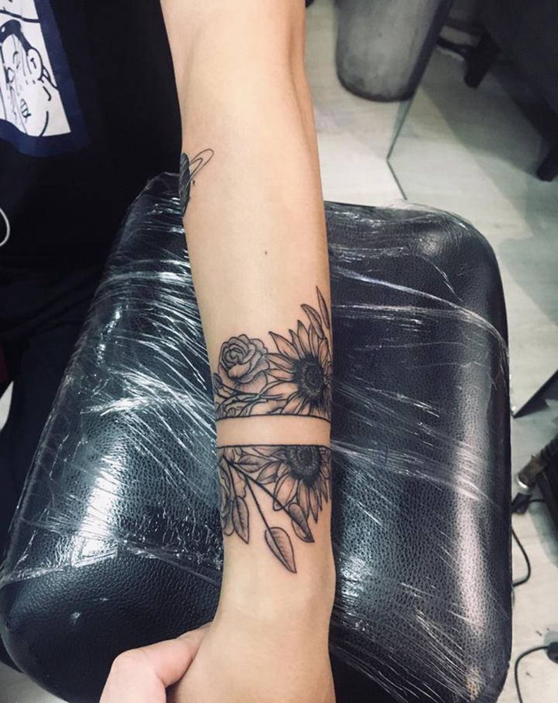 素花纹身图片_手部纹身图案