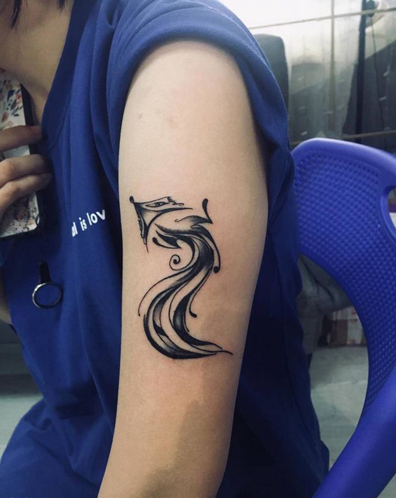 小图纹身图片_手部纹身图案