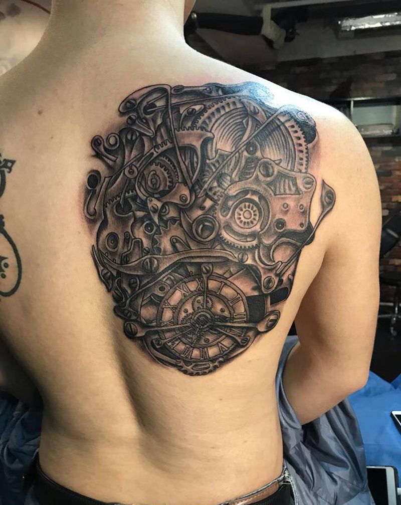 机械纹身图片_背部欧美写实纹身图案