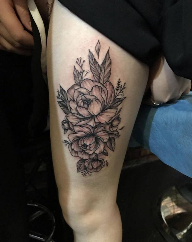 素花纹身图片_腿部欧美写实纹身图案