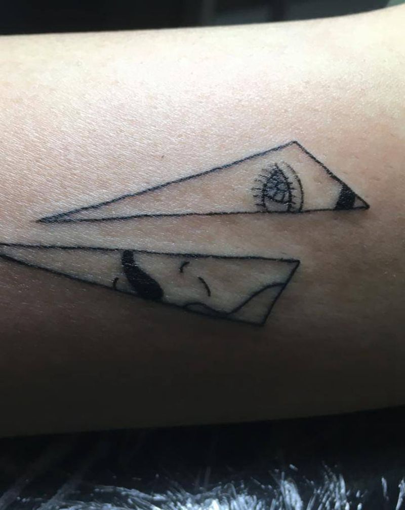 破纹身图片_手臂几何纹身图案