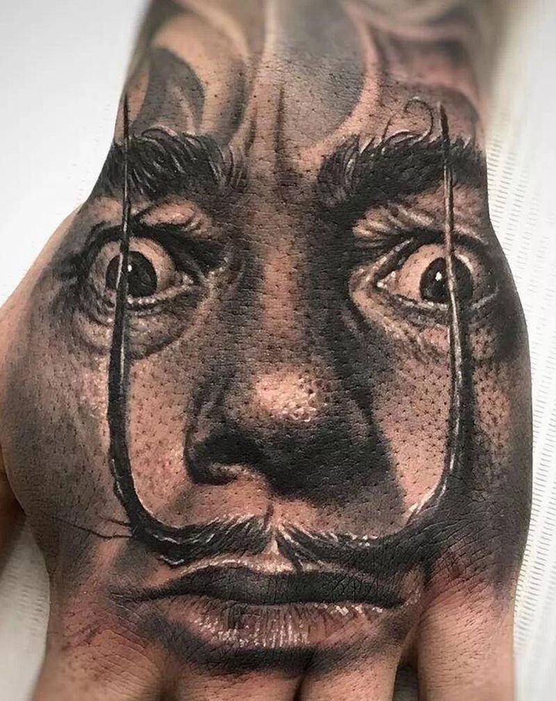 达利纹身图片_手部欧美写实纹身图案