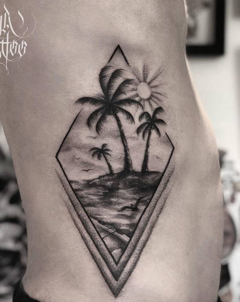 海滩纹身图片_腰部欧美写实海浪椰树风景纹身图案