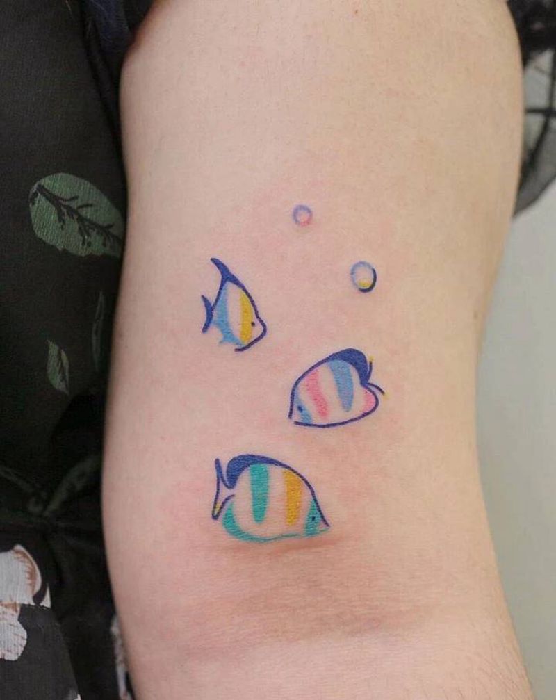 三条人纹身图片_手臂纹身图案