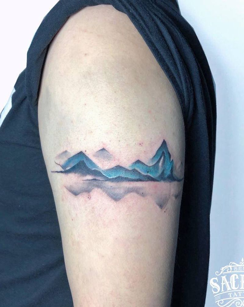 水墨纹身图片_手臂水墨山水画国画纹身图案