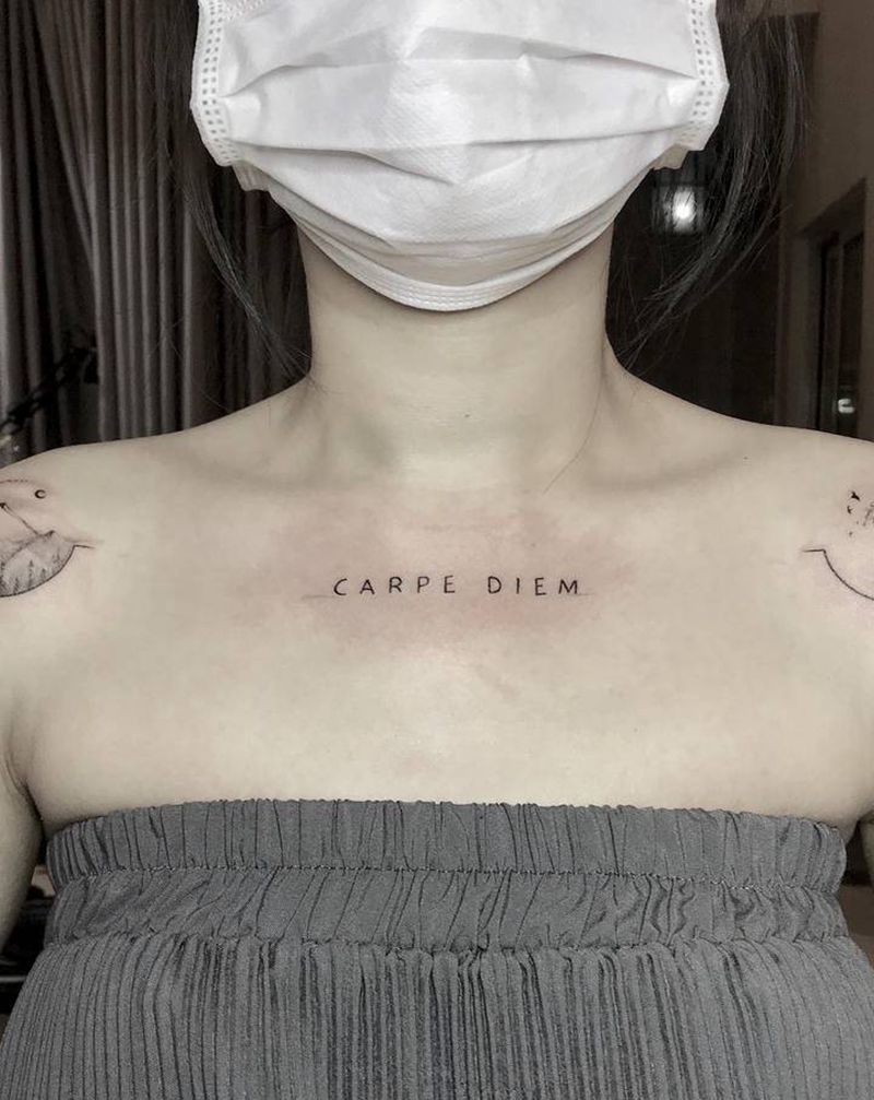 #对称+CARPE DIEM纹身图片_肩部对称纹身图案