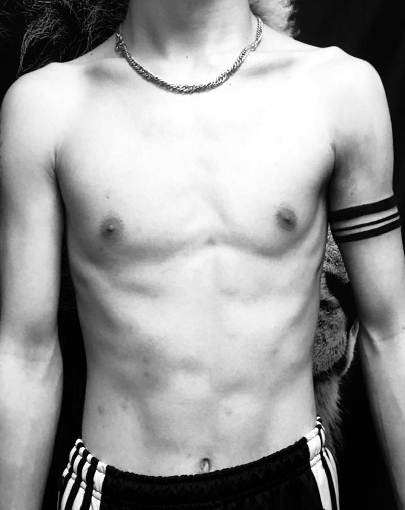 臂环纹身图片_手臂线条纹身图案