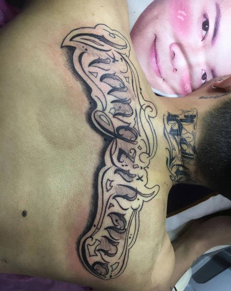 花体纹身图片_背部纹身图案