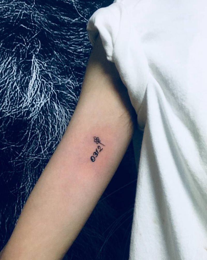 小小纹身图片_手臂数字纹身图案