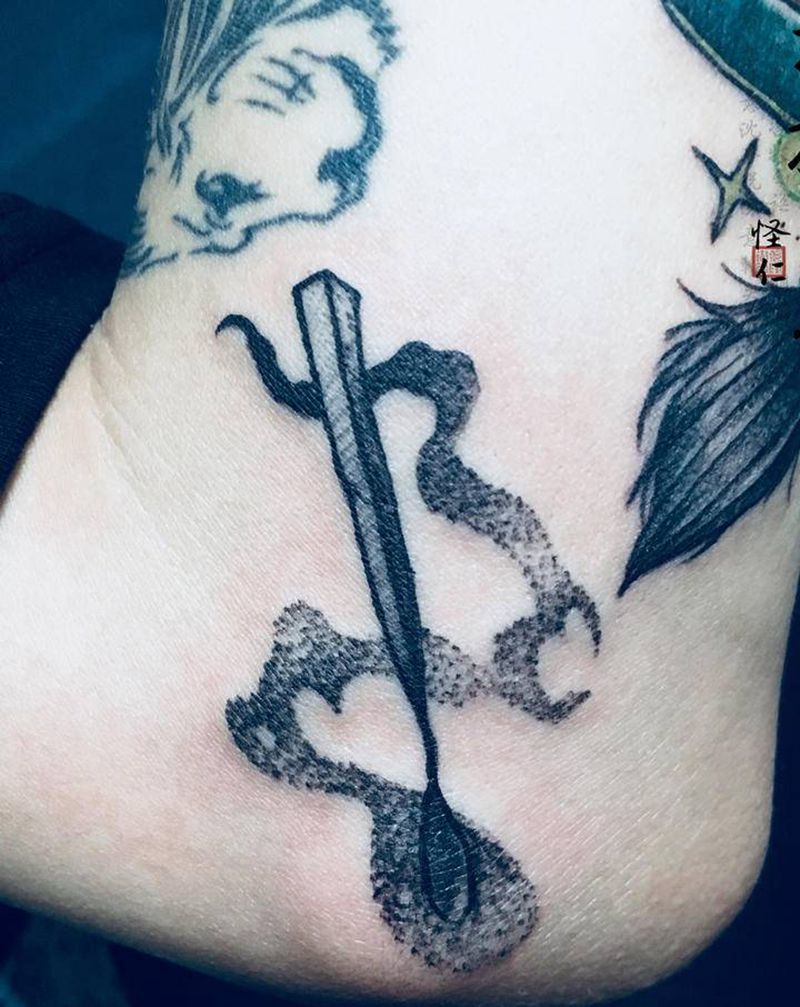 一根火柴的故事纹身图片_手臂点刺甩针火柴纹身图案