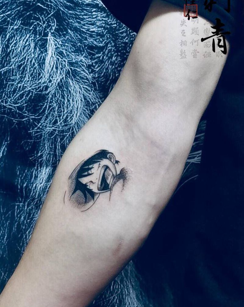 路飞纹身图片_手臂点刺路飞纹身图案