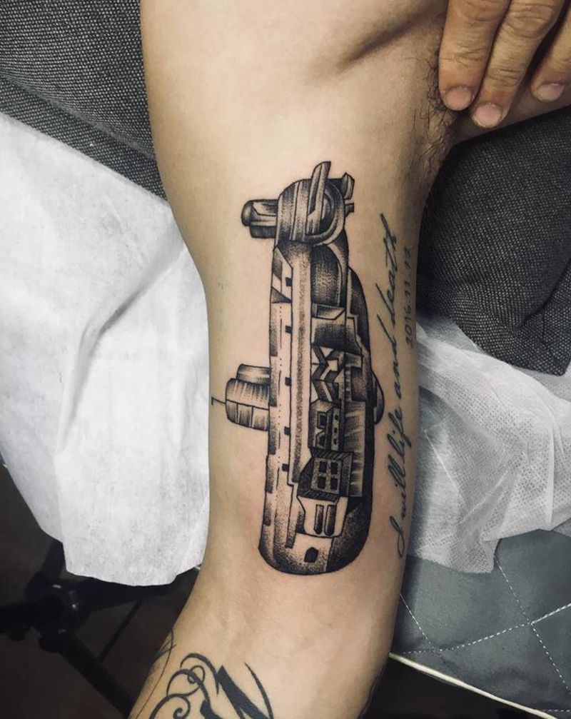 添加纹身图片_手部纹身图案