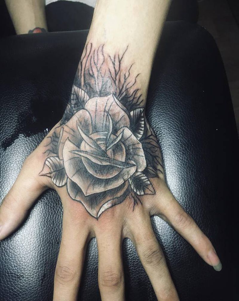 遮疤纹身图片_手部纹身图案