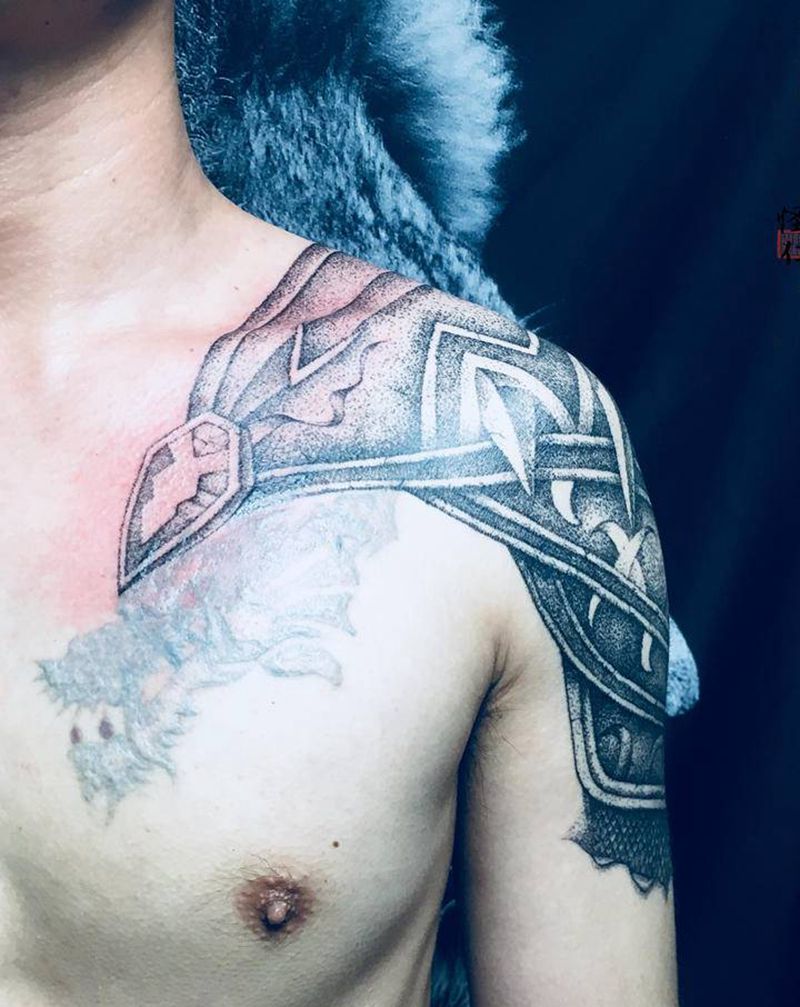 盔甲纹身图片_手臂胸部点刺盔甲纹身图案