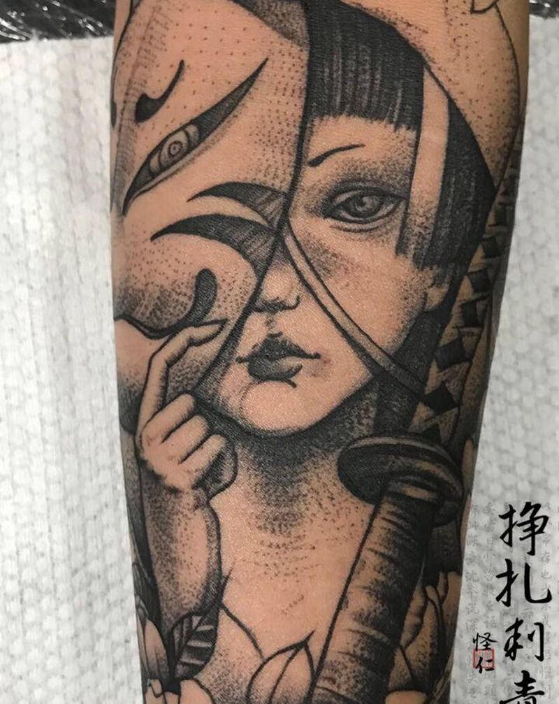 【艺】纹身图片_手臂点刺艺伎甩针纹身图案