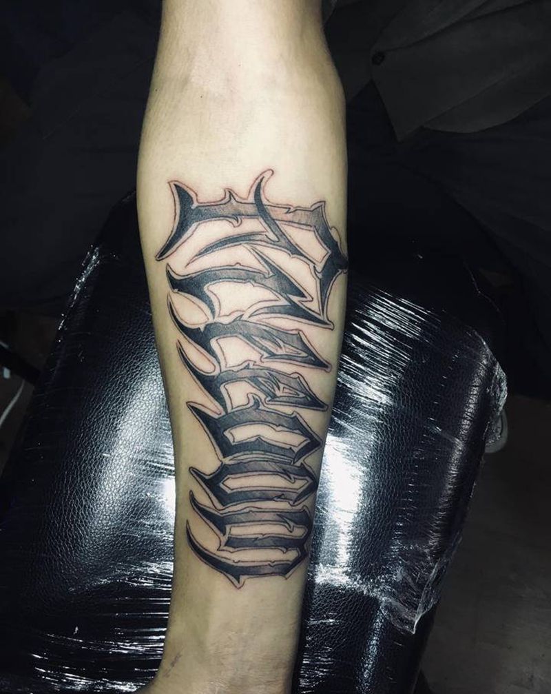 花体字纹身图片_手部纹身图案