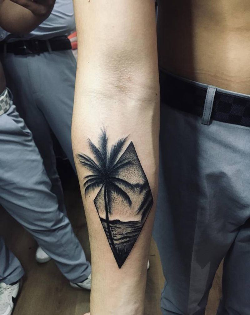椰子树纹身图片_手部纹身图案