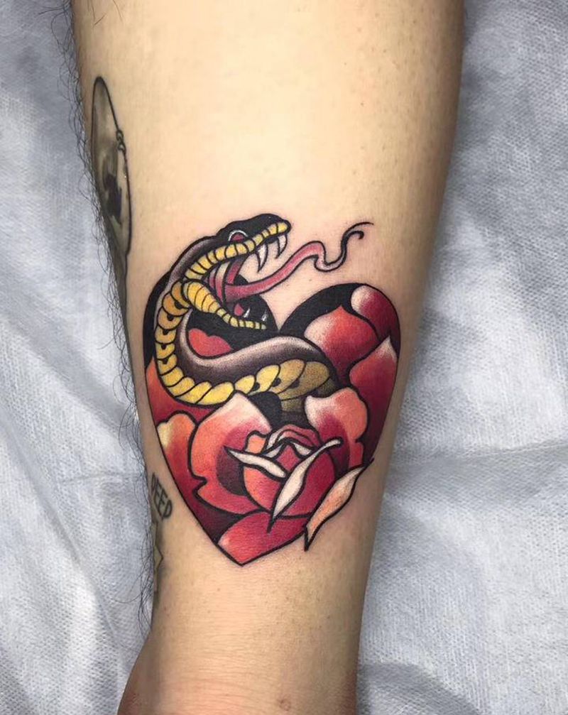 New school纹身图片_腿部New School纹身图案