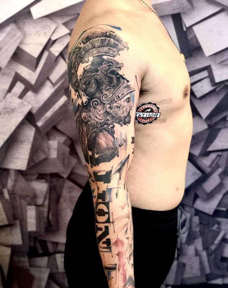 古罗马战士泼墨花臂纹身图片_手部欧美写实水墨纹身图案