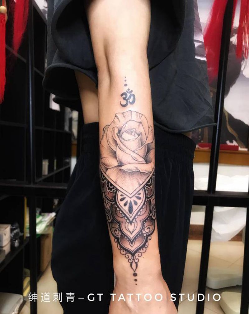 瑜伽老师的图2纹身图片_手部纹身图案