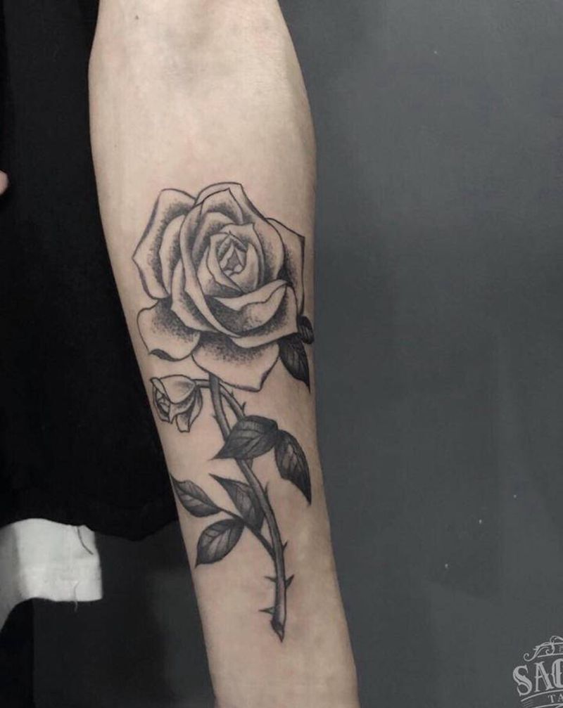 玫瑰纹身图片_手臂点刺花纹身图案