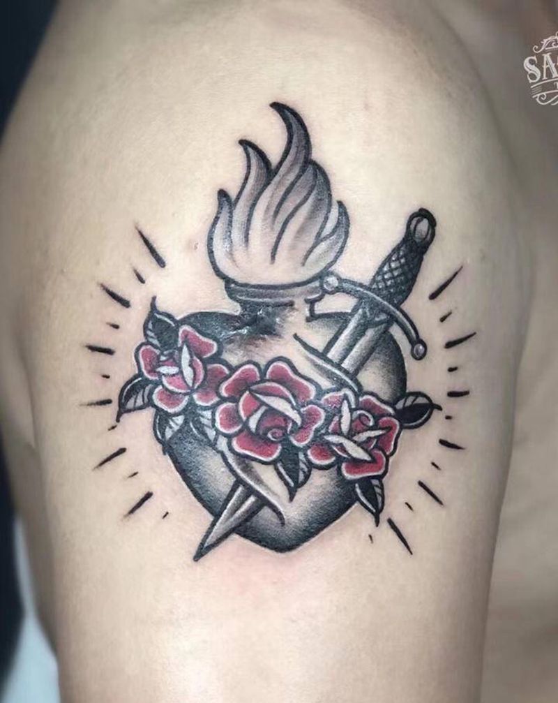 圣心（疤痕遮盖）纹身图片_手臂Old School剑花纹身图案