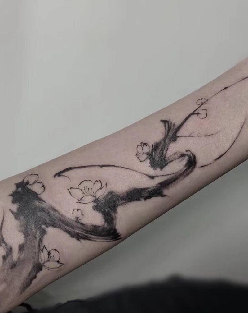 腊梅纹身图片_手臂水墨梅花写意国画纹身图案